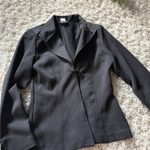 Modern Essentials Jackets & Blazers - Sophisticated Women's Black Blazer